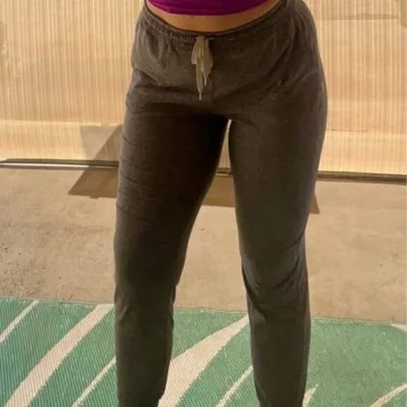 Vuori Joggers - Picture 3 of 3